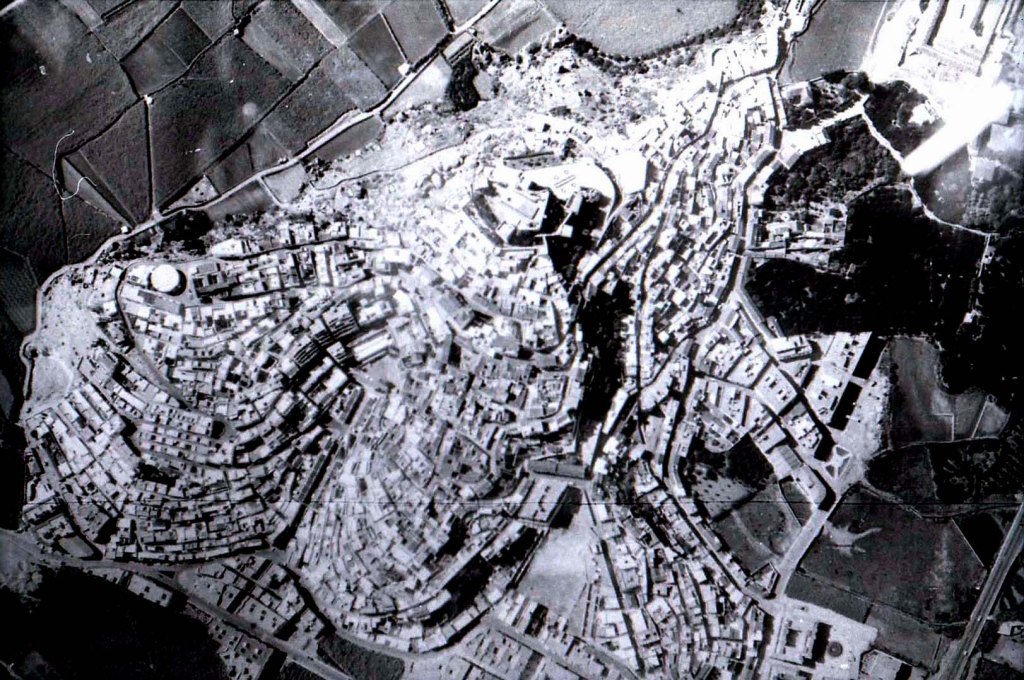 La imagen tiene un atributo ALT vacío; su nombre de archivo es img311.jpg